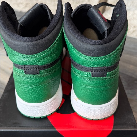 Nike Air Jordan 1 retro High pine Green Black Sneakers - Picture 3 of 8
